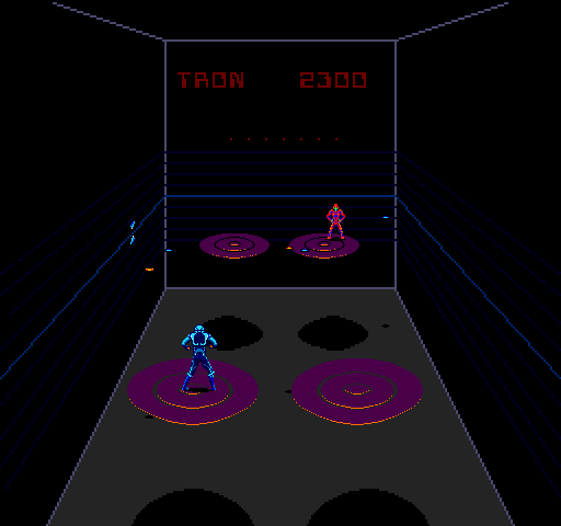 Discs of Tron (Arcade) screenshot: Trying to kill him.