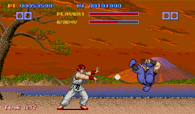 Street Fighter (Arcade) screenshot: Gaki was surprised