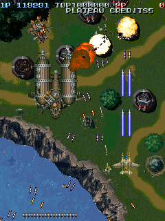 Battle Garegga (Arcade) screenshot: Little bullet hell