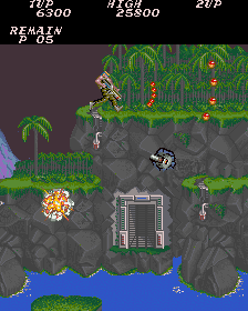Contra (Arcade) screenshot: Spread fire
