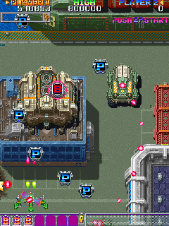DonPachi (Arcade) screenshot: Bigger tank