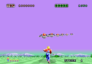 Space Harrier (Arcade) screenshot: Here they come.
