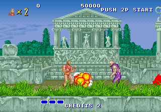 Altered Beast (Arcade) screenshot: Beat up the baddies.