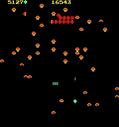 Centipede (Arcade) screenshot: Red mushrooms and centipedes