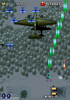 Strikers 1945 (Arcade) screenshot: Big plane