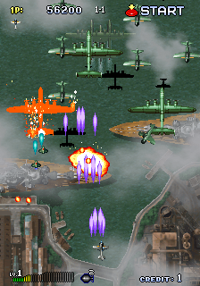 Strikers 1945 II (Arcade) screenshot: Ships in dock