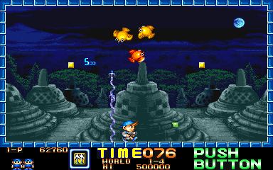 Super Buster Bros. (Arcade) screenshot: Birds