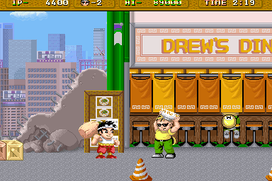 Hammerin' Harry (Arcade) screenshot: Throwing bowls at you.