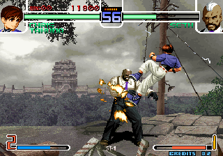 The King of Fighters 2002: Challenge to Ultimate Battle (Arcade) screenshot: Chris running attack