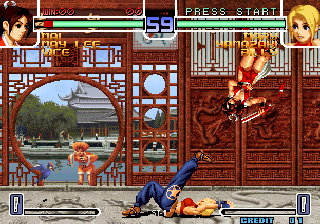 The King of Fighters 2002: Challenge to Ultimate Battle (Arcade) screenshot: Mary throws Mai