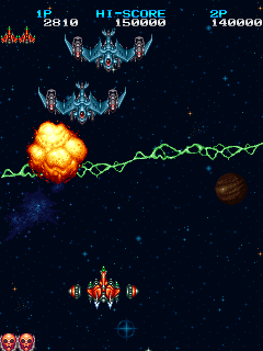 Truxton II (Arcade) screenshot: Using your smart-bomb.