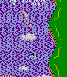 TwinBee (Arcade) screenshot: Enemy squadron