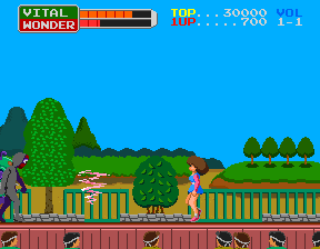 Wonder Momo (Arcade) screenshot: Here comes the power-up.