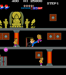 Shao Lin's Road (Arcade) screenshot: Kick him.