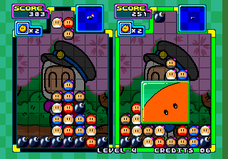 Bomberman: Panic Bomber (Arcade) screenshot: Where to put the next pieces?