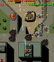 Raiden (Arcade) screenshot: Getting hectic.