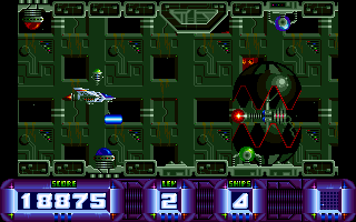 Nucleus (Amiga) screenshot: Fighting the level two boss.