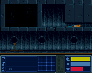 Cyber Force: Zniewolony Umysł (Amiga) screenshot: Crawling in a narrow passage