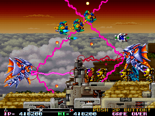 R-Type Leo (Arcade) screenshot: Deadly situation