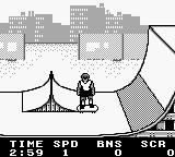 Skate or Die: Tour de Thrash (Game Boy) screenshot: Heading to the ramp.