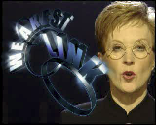 Weakest Link (PlayStation) screenshot: After choosing the difficulty setting there's a pause while the game loads and the presenter returns to explain that everyone must work as a team to get money then they must betray each other to win