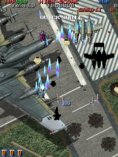 Raiden Fighters Jet (Arcade) screenshot: Better weapon