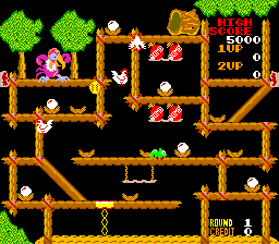 Chameleon (Arcade) screenshot: The big bird throws a baseball