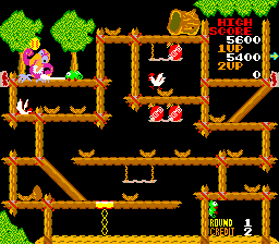 Chameleon (Arcade) screenshot: The big bird is invincible, even to a chameleon's tongue
