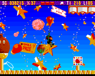 Zool (Amiga) screenshot: Fairground World - in this level Zool can use a balloon as a lift.