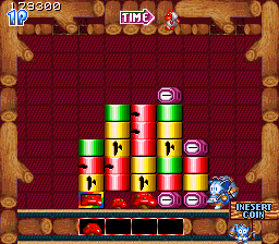 Mang-Chi (Arcade) screenshot: As the stages go on the number of blocks you need to match increase