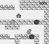 Doki Doki Penguin Land (Game Boy) screenshot: Oh no, the bear got the egg