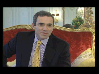 Virtual Kasparov (PlayStation) screenshot: Nice tie...