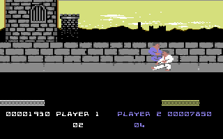 Shanghai Karate (Commodore 64) screenshot: Low kick