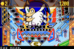 Sonic Pinball Party (Game Boy Advance) screenshot: Here comes the ball