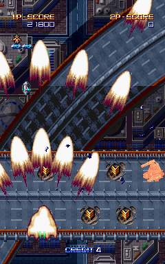 Macross Plus (Arcade) screenshot: Special attack