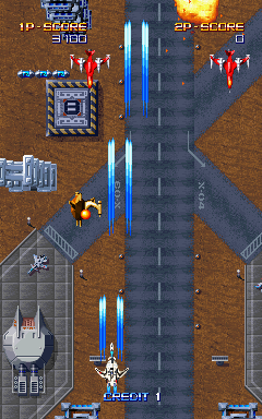 Macross Plus (Arcade) screenshot: Air fight
