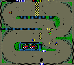 American Speedway (Arcade) screenshot: One of the more complex track lay-outs with a crossing as well