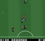 Mia Hamm Soccer Shootout (Game Boy Color) screenshot: Redondo in a offensive position.