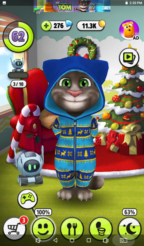 My Talking Tom (Android) screenshot: Tom in Christmas mode.