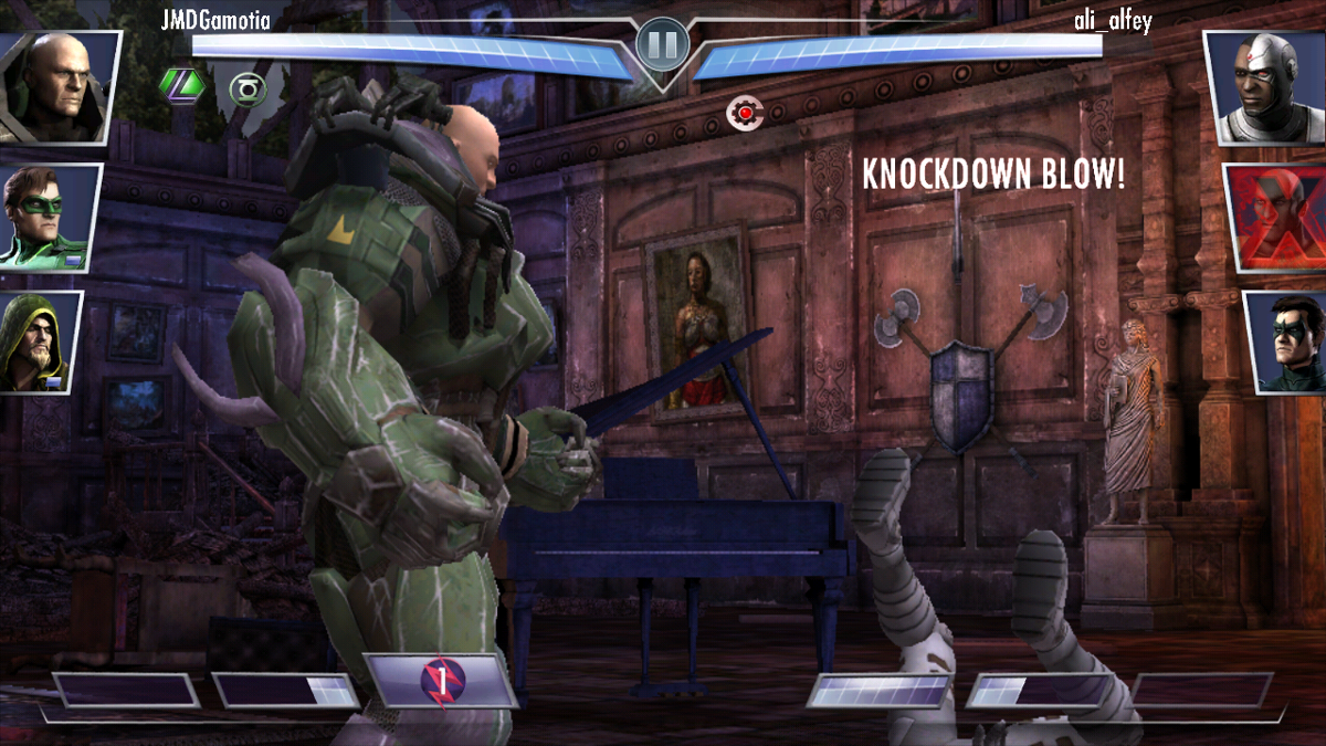 Injustice: Gods Among Us (Android) screenshot: The battle continues with Lex Luthor fighting Cyborg