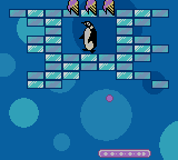 Barbie: Pet Rescue (Game Boy Color) screenshot: Trying to free the penguin by playing an Arkanoid-type game