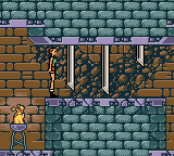 Tomb Raider Starring Lara Croft (Game Boy Color) screenshot: Blades from the ceiling