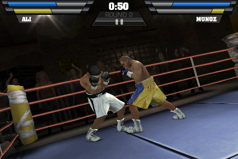 Fight Night Champion (iPhone) screenshot: Trying to block