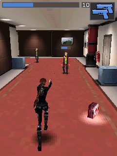 Lara Croft: Tomb Raider - Legend (Symbian) screenshot: Enemies drop ammo and health packs