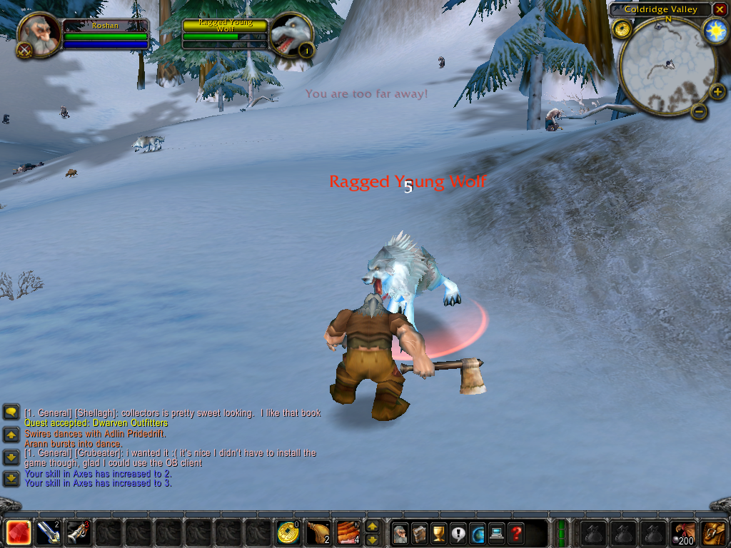 World of WarCraft (Windows) screenshot: Fighting a wolf. Looks like it's about to bite my head off