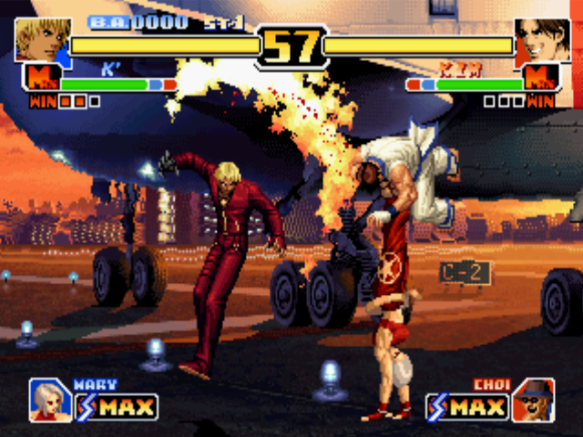 The King of Fighters '99: Millennium Battle (PlayStation) screenshot: Assisted by Blue Mary's Rapid Spider move, K' tries to attack Kim Kaphwan using his Crow Bites move.