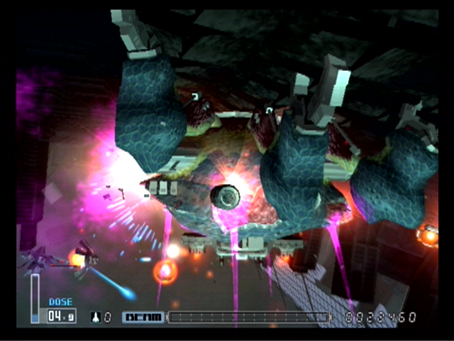 R-Type Final (PlayStation 2) screenshot: Fighting a really large enemy; looks like I'm winning!