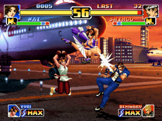 The King of Fighters '99: Millennium Battle (PlayStation) screenshot: Mai Shiranui jumping-damaging Shingo Yabuki with the impact of her knockdown-butt-attack Yusura Ume.