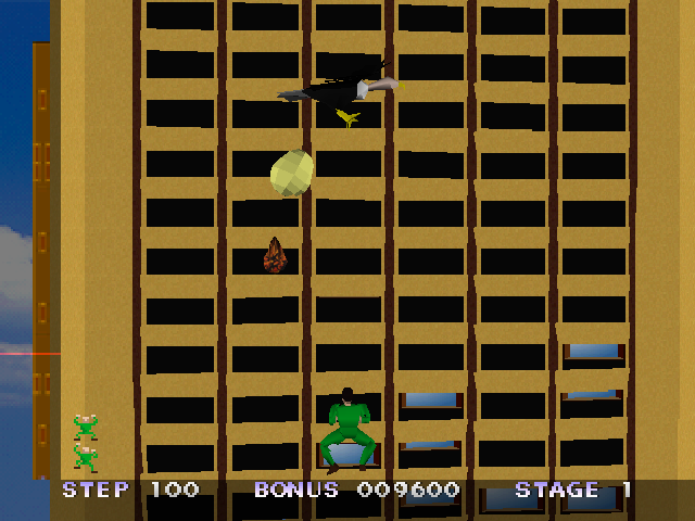Crazy Climber 2000 (PlayStation) screenshot: A vulture tries to throw an egg at Crazy Climber.