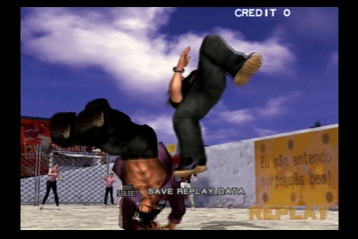 Tekken 4 (PlayStation 2) screenshot: Replay of a diving knockout.